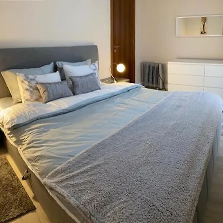 2 Bed 2 Bath, 4 Min Walk To Slope, Predela2, アパート *