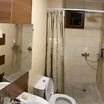 2 Bed 2 Bath, 4 Min Walk To Slope, Predela2, شقة