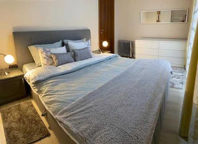 2 Bed 2 Bath, 4 Min Walk To Slope, Predela2, アパート *